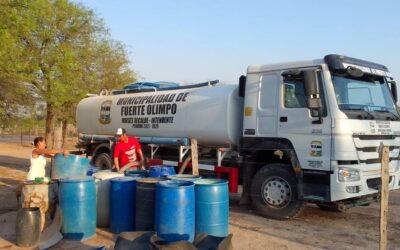 Timbo entregó un camión al municipio de Fuerte Olimpo para acarreo de agua