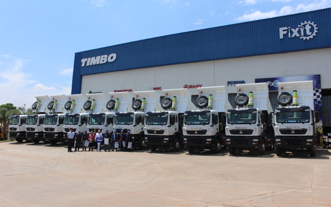 Timbo entregó 10 Sinotruk Howo TX 336 volquete