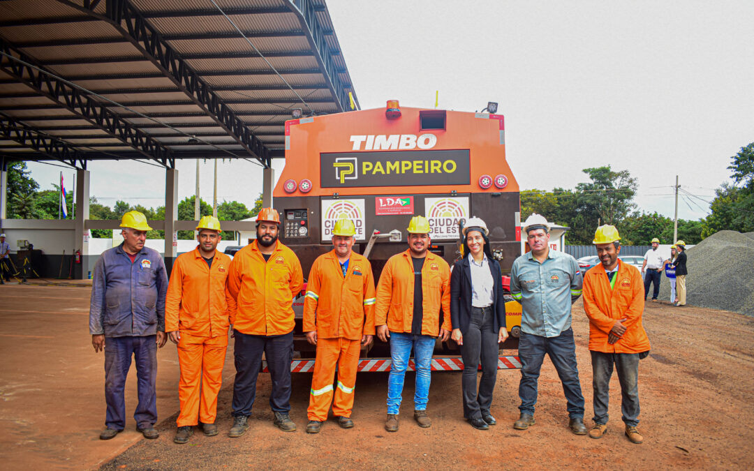 Timbo entrega camiones para mejoramiento de infraestructura en Ciudad del Este