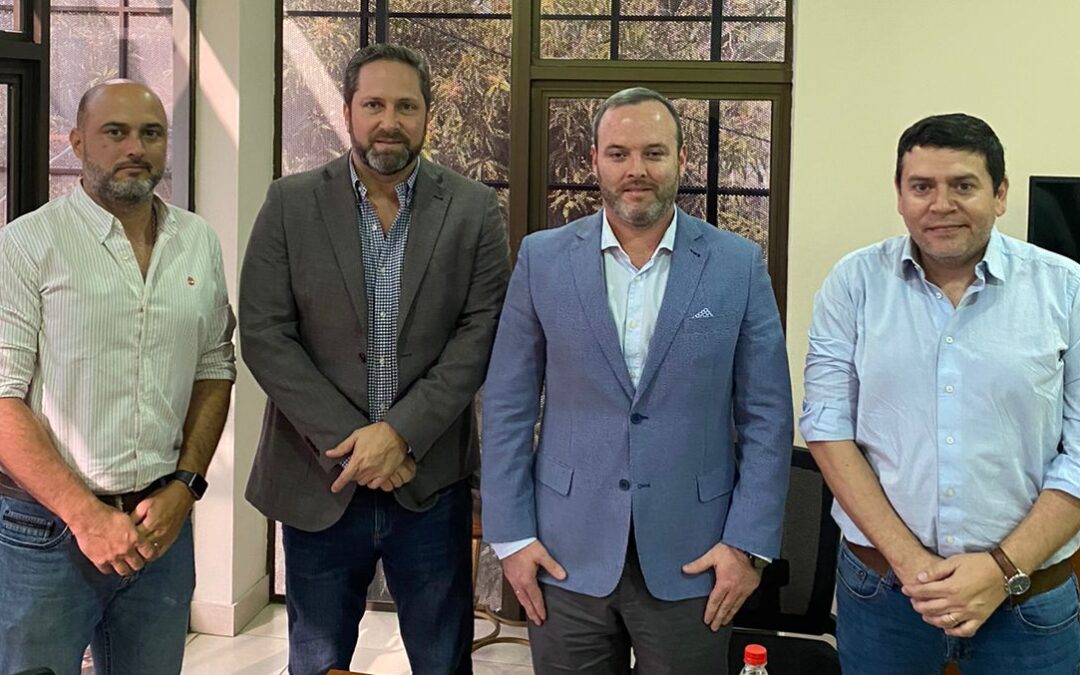 Cavialpa y el MADES sientan objetivos comunes tras primera reunión