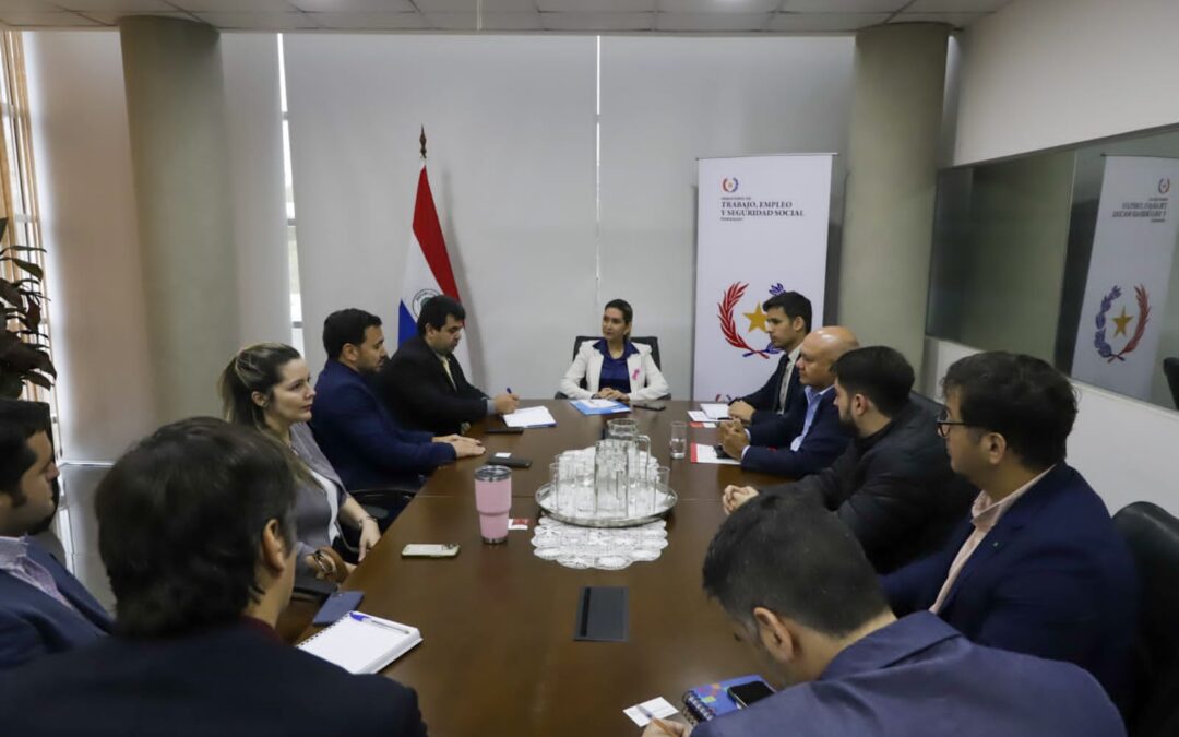 MTESS y gremios de la construcción abordan el impacto social de los retrasos en pagos