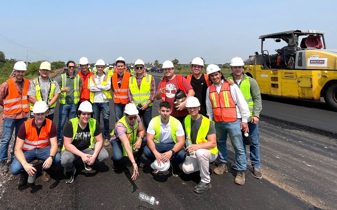 Estudiantes universitarios participan en una experiencia educativa en obras de de Remanso – Falcón