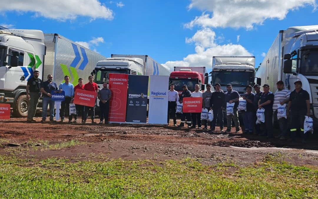 TIMBO entregó 15 furgones a Agro Logística