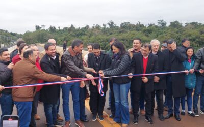 Inauguran puente de hormigón sobre el río Yguazú