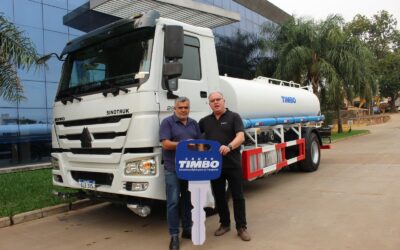 Entrega de camión regador de 10.000 LTS SINOTRUK