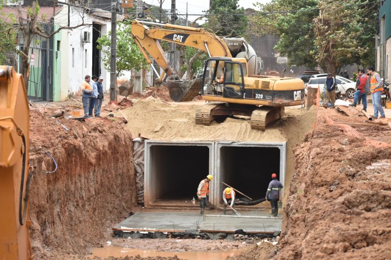 Consorcio CCC SA reactivó obras de desagüe pluvial en la capital