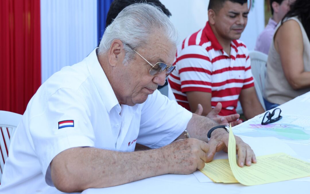 Construpar firma contrato para la pavimentación de tramos viales en Areguá