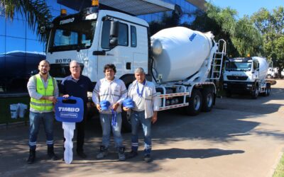 TIMBO entregó dos camiones a CECON SAE