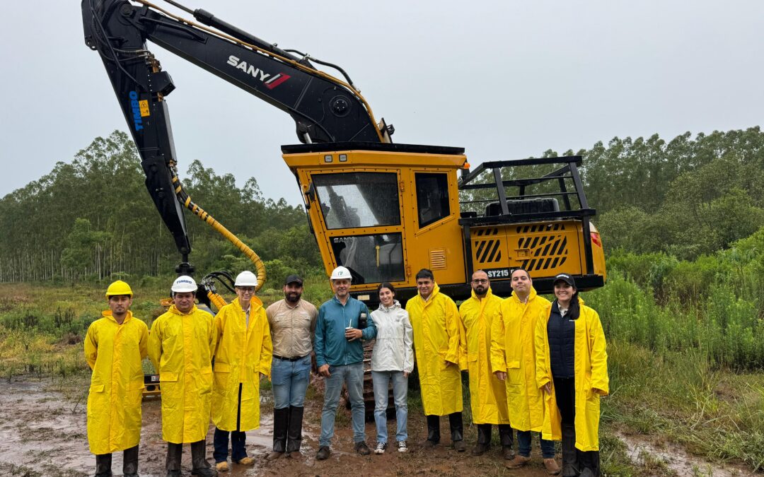 TIMBO entregó la primera excavadora forestal SANY 215F