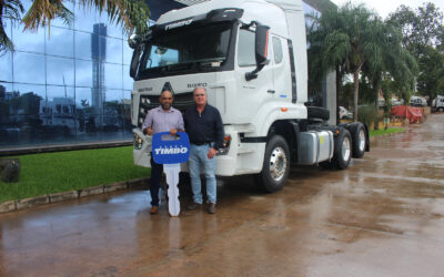 Timbo entrega un camión SINOTRUK a Construmaq Sur SRL