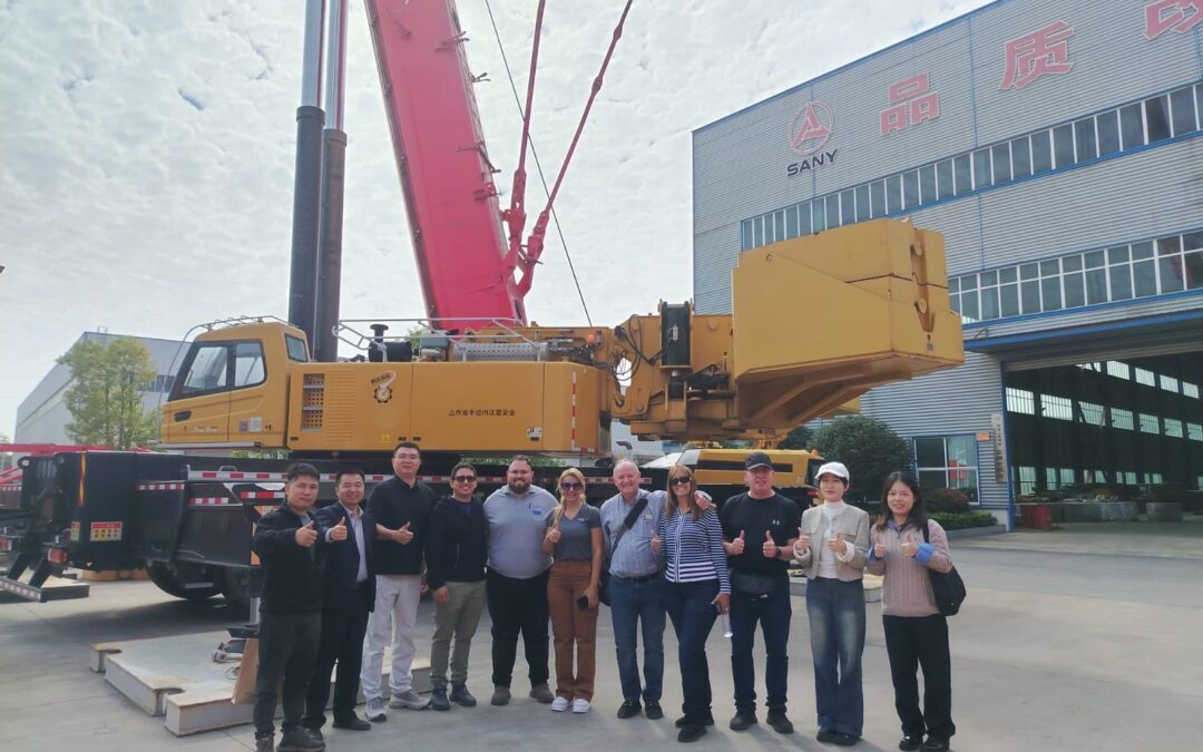 Visita técnica contempla la grúa telescópica más grande del Paraguay