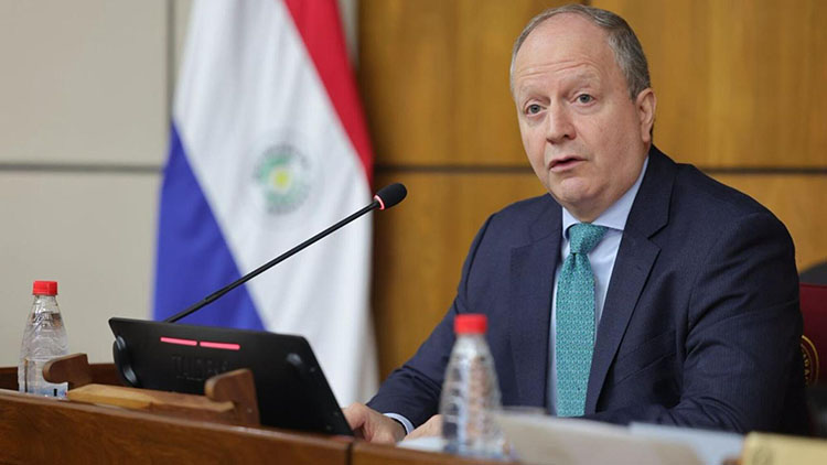 Cambios en Economía: Ejecutivo aceptó la renuncia de Fernández Valdovinos