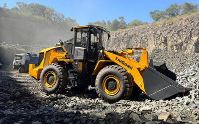 Target S.A. entrega nuevos equipos Liugong a Construmaq Sur SRL 