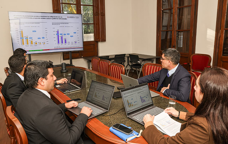 Déficit fiscal llegó a 0,8% del PIB en el primer cuatrimestre de 2026