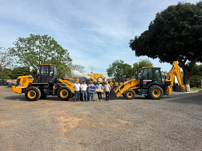 TARGET S.A. entrega nuevos equipos LiuGong a Construpar S.A. 